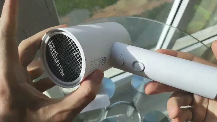 Xiaomi ShowSee hair dryer