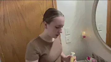 how to use hair wax stick