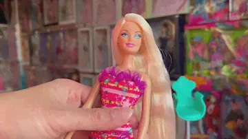 Barbie Colour and Design Salon Play set. 2011 barbie collection.