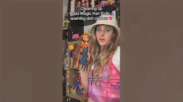 Doing doll laundry + cleaning up Bratz Magic Hair Yasmin & Sasha | Doll Collector Things (Part 1/2)